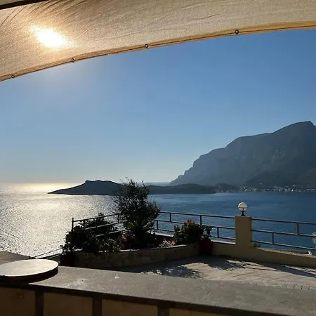 Panos Renos Studio, A Cozy By The Beach! Case de vacanță Myrties