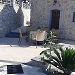 Panos Renos Studio, A Cozy By The Beach!