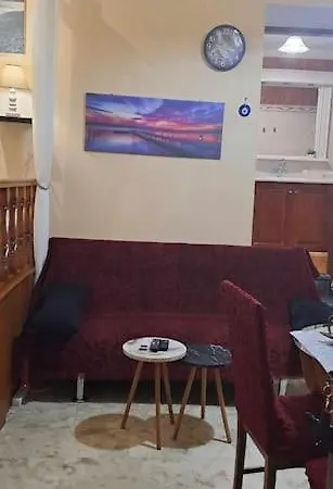 Vakantiehuis Panos Renos Studio, A Cozy By The Beach! *