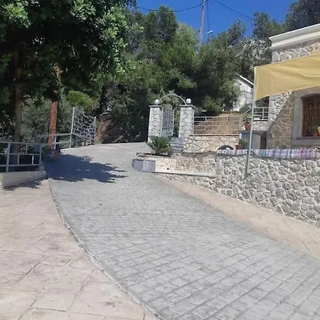 Panos Renos Studio, A Cozy By The Beach! בית נופש *