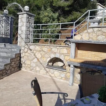 בית נופש Panos Renos Studio, A Cozy By The Beach! Myrties