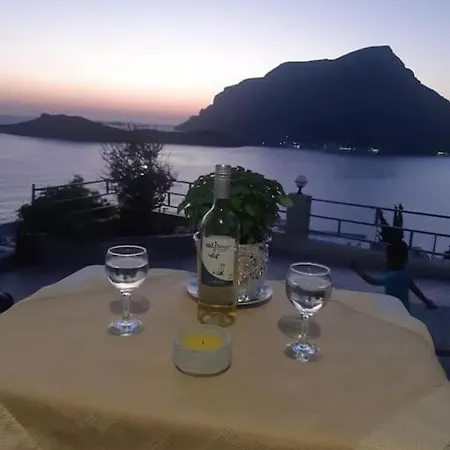 Vakantiehuis Panos Renos Studio, A Cozy By The Beach! *