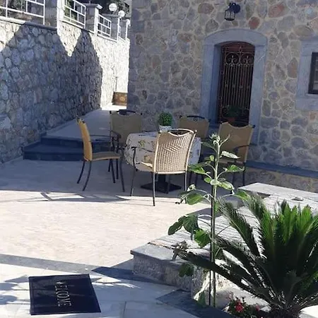 Panos Renos Studio, A Cozy By The Beach!