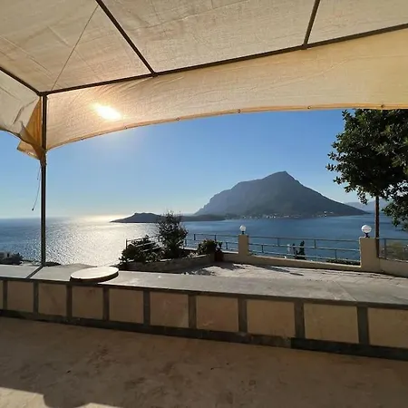 Panos Renos Studio, A Cozy By The Beach!